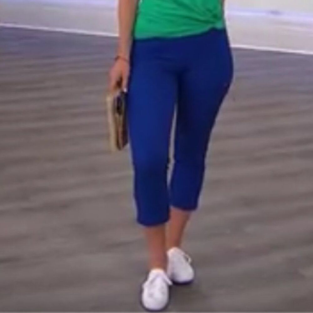 Motto Women's Timeless Twill Pull-On Crop Pant